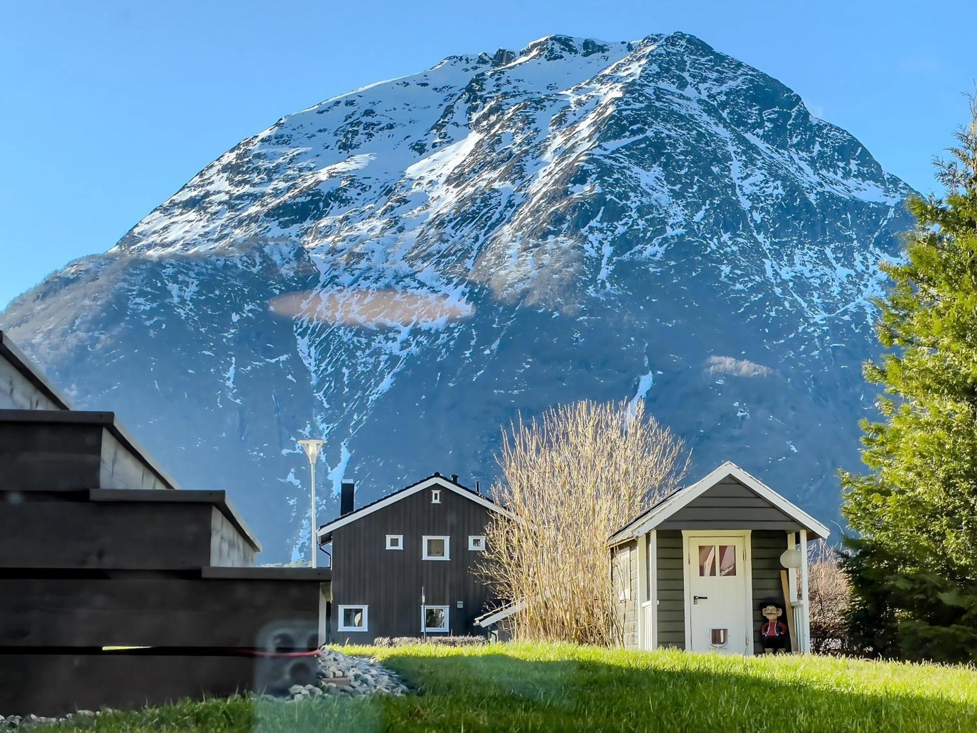 COZY basement apartment Åndalsnes Zewnętrze zdjęcie